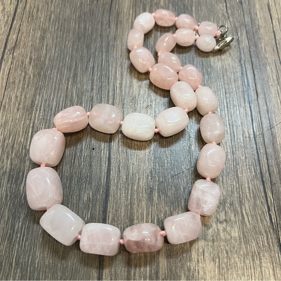 Women’s Natural Rose Quartz Crystals Necklace 20” - Picture 3 of 9